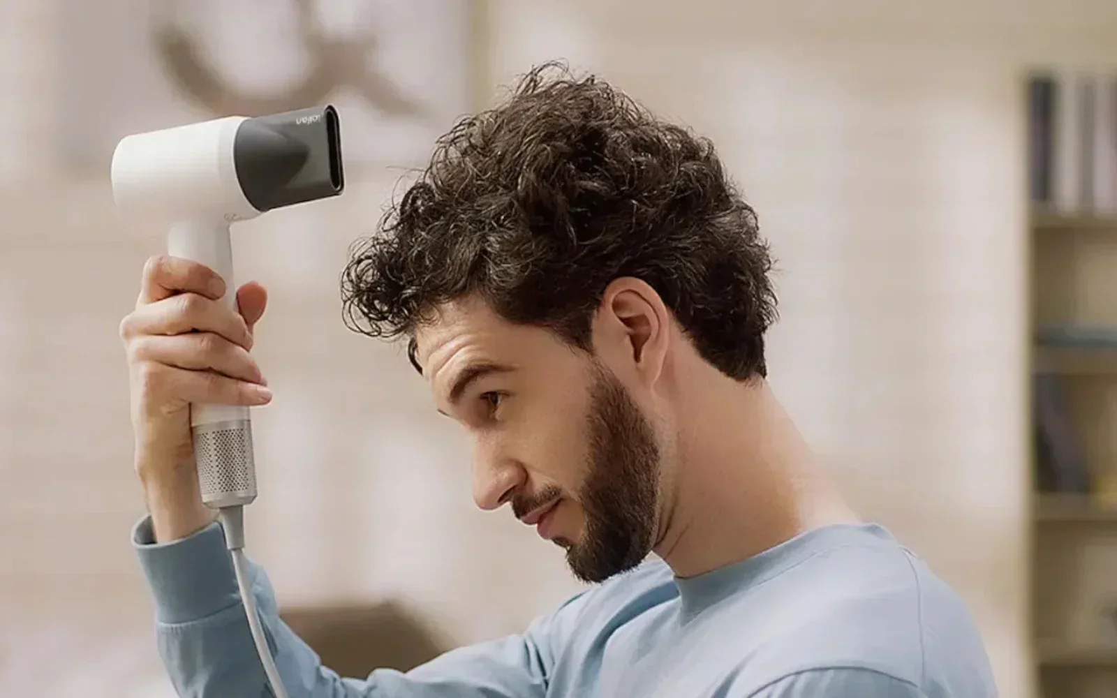 Ceramic hair dryers: What they are & top models